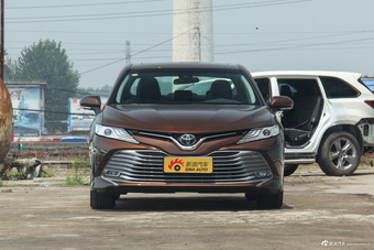 2018款凯美瑞2.0G自动豪华版