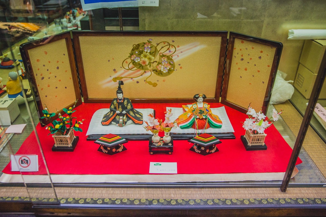 LEXUS雷克萨斯匠心之旅  博多人形 上色工艺见学