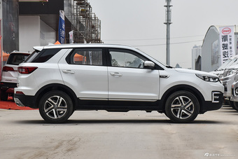 2017款长安CS55 1.5T自动炫色型