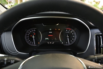 2018款荣威RX5 2.0T 30T自动两驱智联网铂金版