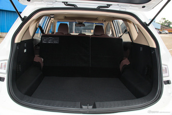 2017款宝骏560 1.5T DCT尊享型