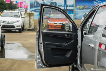 2016款 拓陆者 2.8T E3 柴油两驱舒适版BJ493ZLQ4