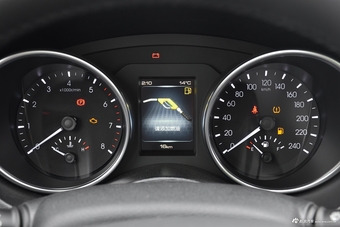 2017款哈弗H6 Coupe 2.0T手动两驱都市型红标