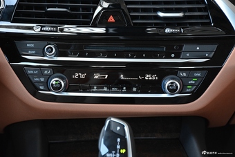 2018款宝马5系2.0T自动528Li上市特别版