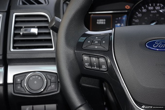 2017款探险者 2.3T自动精英版（白）