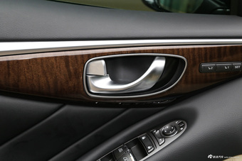 2016款英菲尼迪Q50L 2.0T自动豪华版 