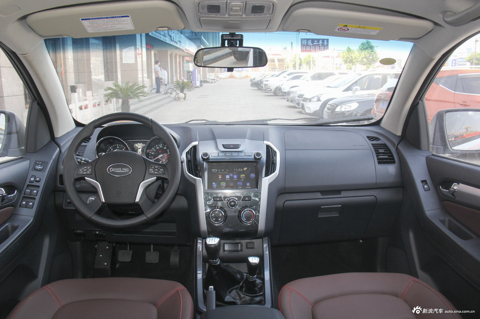 2018款庆铃TAGA 3.0T手动四驱超豪华版