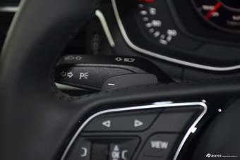 2017款奥迪A4L 2.0T自动45TFSI quattro运动型