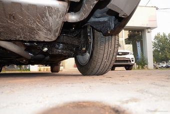 2017款奔腾X80 2.0L自动精英型