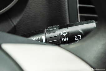 2016款萨瓦纳2.0T手动四驱汽油豪华版5座