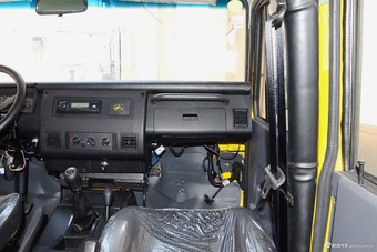 2016款BJ 212 2.0L手动方门四驱豪华型 国V