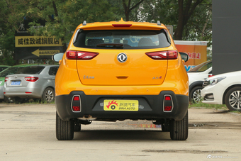 2018款风神AX4 1.6L手动潮尚型天窗版