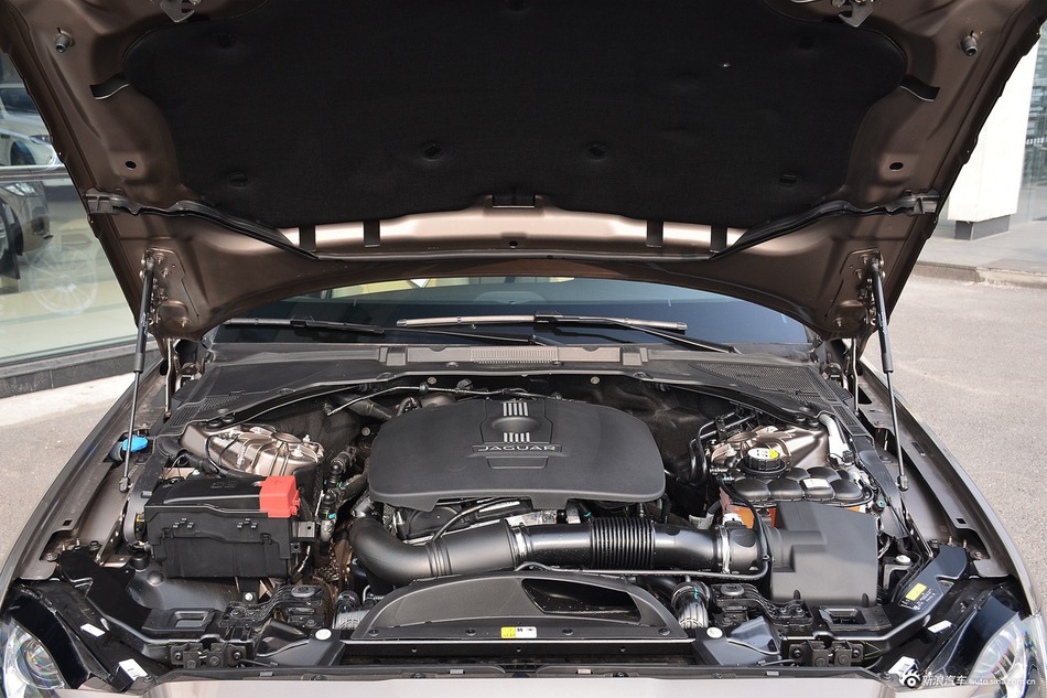 2017款捷豹XFL 2.0T自动200PS精英版