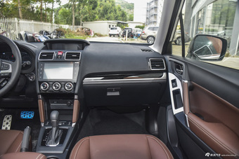 2016款森林人2.5L自动尊贵导航版