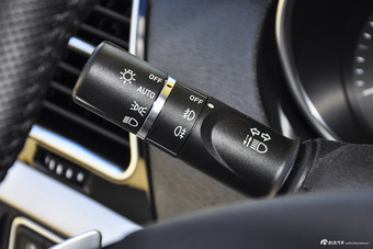 2015款哈弗H6 Coupe 2.0T自动两驱精英型