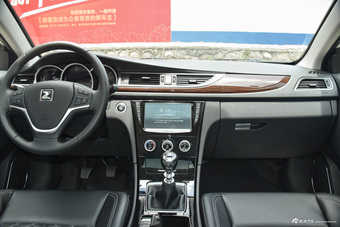 2015款众泰Z500 1.5T 手动豪华型 萨丁白