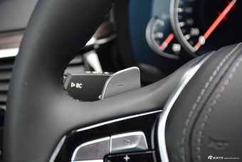 2018款宝马5系改款2.0T自动530Li领先型豪华套装