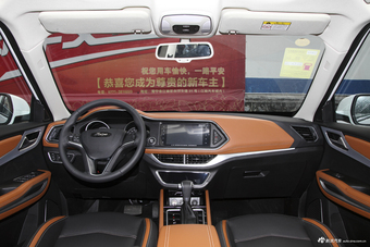 2017款众泰T300 1.5T自动尊贵型 