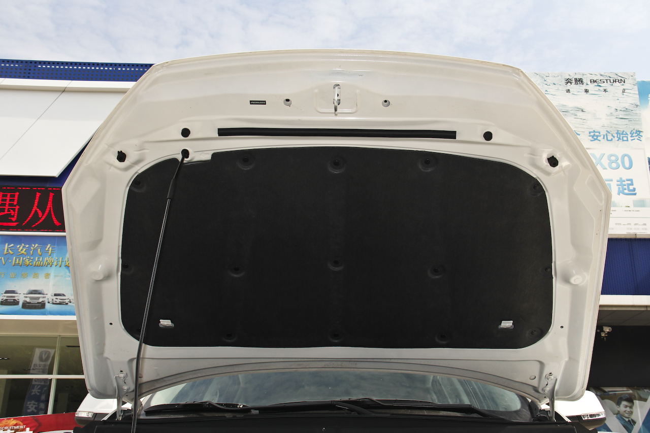2017款奔腾X80 2.0L自动技术型