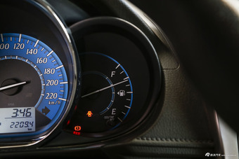 2014款YARiS L 致炫1.5L自动锐动版