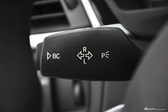 2017款宝马3系2.0T自动M运动型320Li