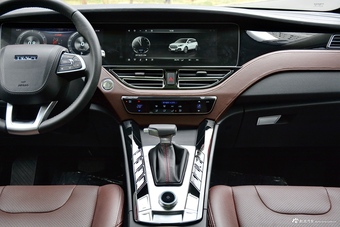 2018款君马S70 1.5T自动旗舰运动型