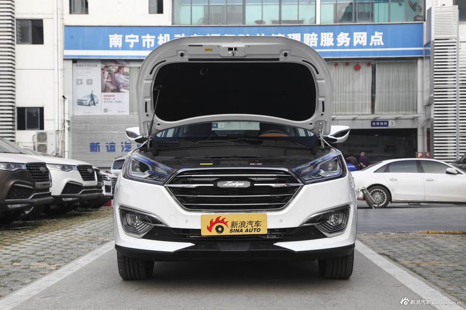 2017款众泰T300 1.5T自动尊贵型 