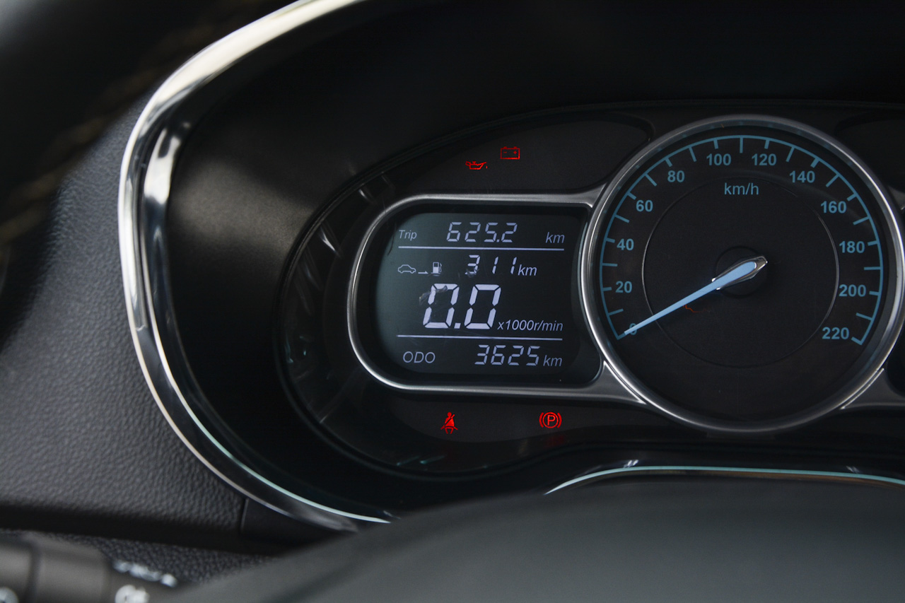 2017款斯威X3 1.5T手动时尚型