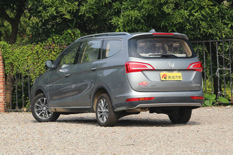 2017款宝骏730 1.8L iAMT豪华型7座