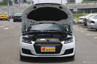 2013款奥迪TT Coupe 45 TFSI quattro 白色经典版图片