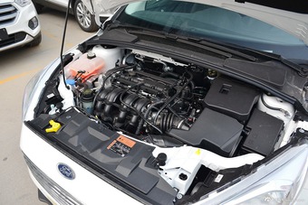 2017款福克斯三厢1.6L手动风尚型智行版