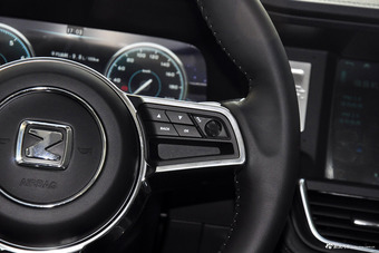 2016款众泰T600 2.0T自动旗舰型运动版