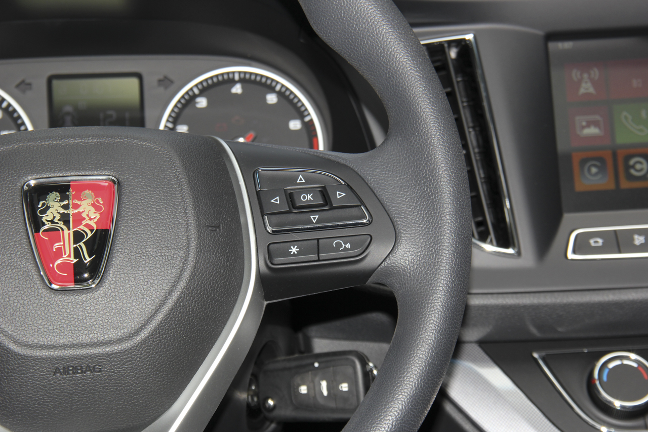 2018款荣威360 PLUS 1.5L手动豪华版