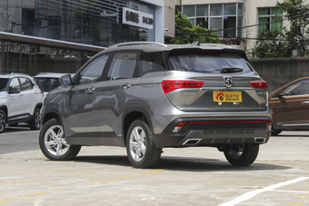 2018款宝骏530 1.5T DCT豪华型 