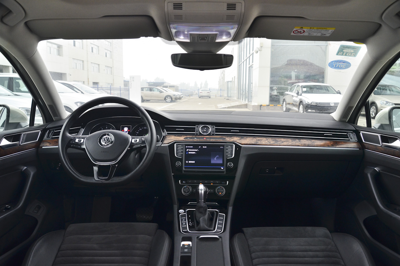  2017款迈腾2.0T自动380TSI DSG豪华型