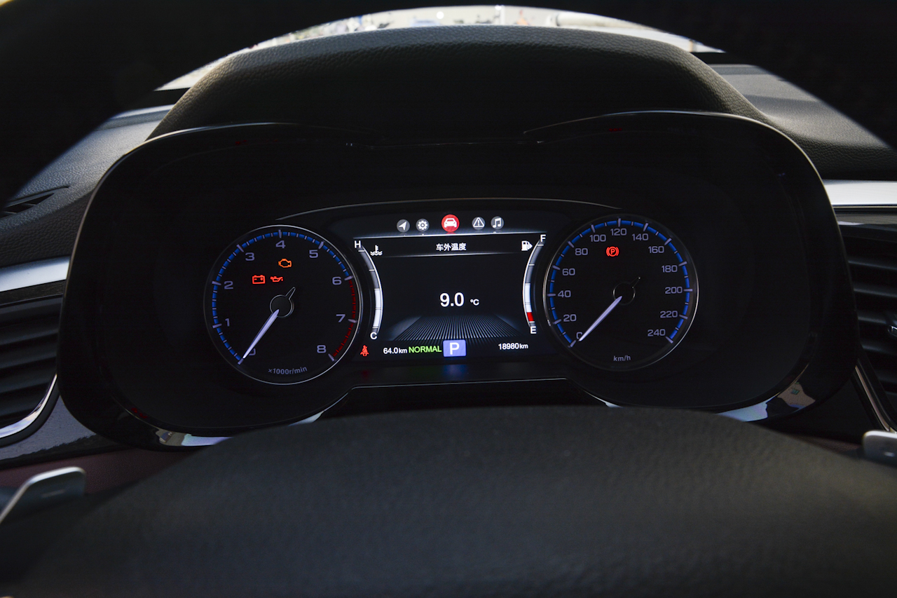 2017款传祺GS8 2.0T自动两驱豪华智联版320T