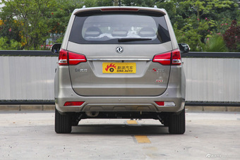 2016款风行S500 1.6L自动豪华型 闪耀金