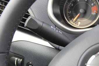 2016款自由光2.4L自动75周年致敬版