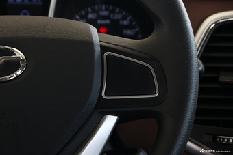 2018款领主2.5T手动柴油超享版两驱舒适型标双SD4V25R-100