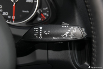 2017款奥迪Q5 2.0T自动40TFSI豪华型（白）