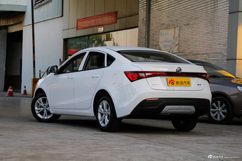 2016款名爵锐行1.5L手动风尚版