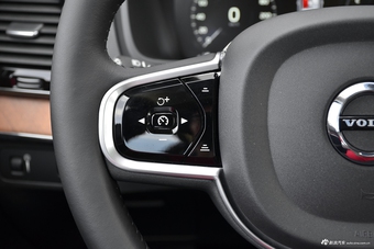 2018款沃尔沃XC90升级版 2.0T自动 T6智雅版