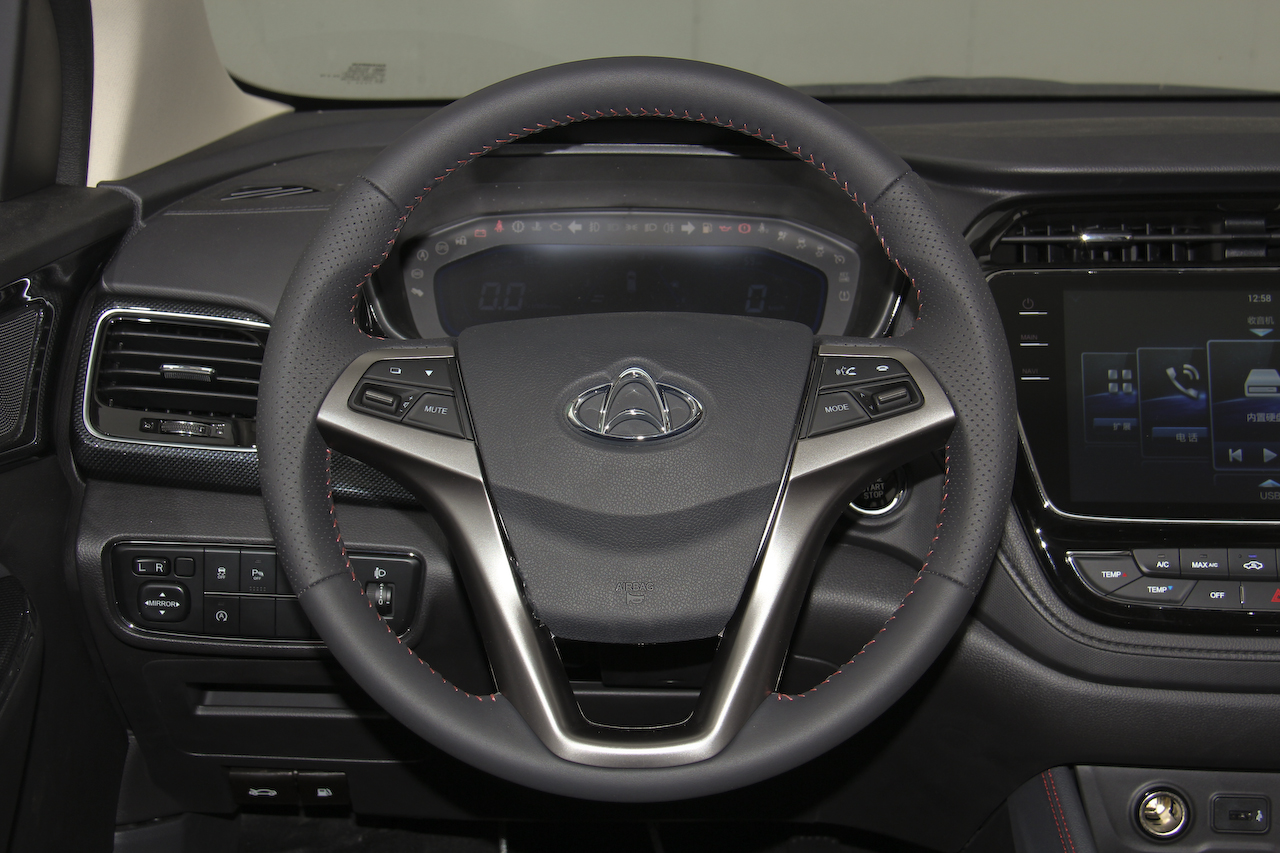 2017款长安欧尚A800 1.5T手动豪享型