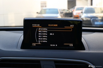 2018款奥迪Q3 30周年年型 35 TFSI时尚型