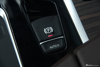 2018款宝马5系2.0T自动530Li尊享型豪华套装