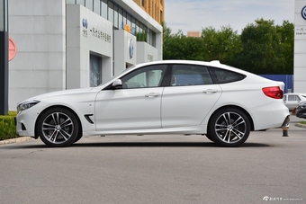 2018款宝马3系GT 2.0L自动330i xDrive M运动型