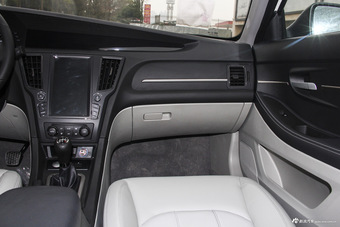 2015款绅宝D50 1.5L手动舒适超值导航版