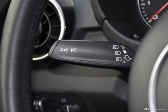 2016款奥迪A1 1.4T 自动30TFSI Sportback Design风尚版