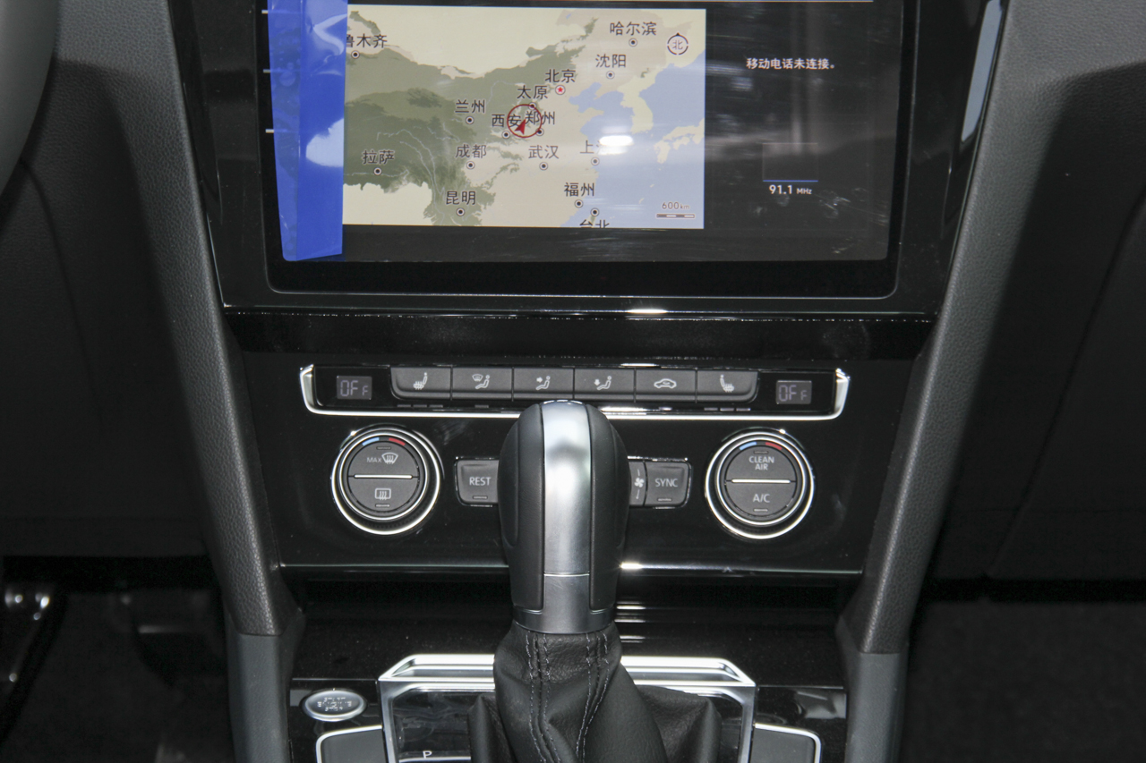 2018款迈腾1.8T自动330TSI DSG尊贵型