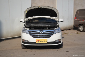 2017款北汽威旺 M50F 1.5L 手动豪华型 白色